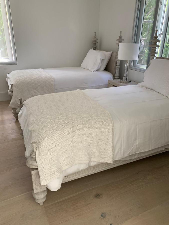 Hôtel The Cay House à Mangrove Cay Extérieur photo